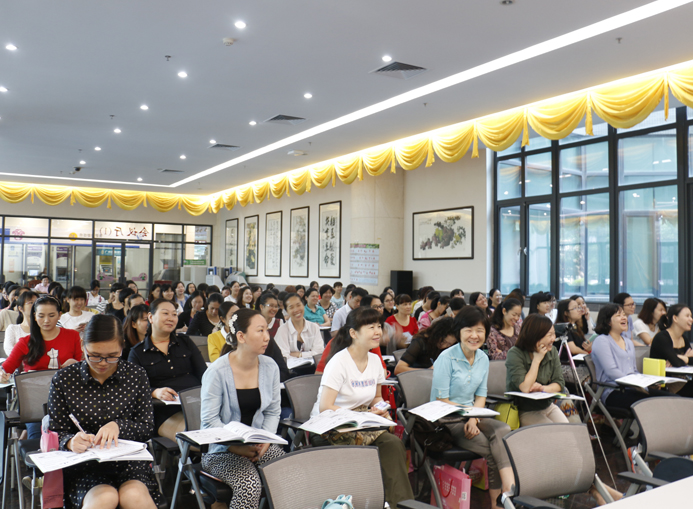 《2015年新生儿危重症护理新进展学习班》成功举办